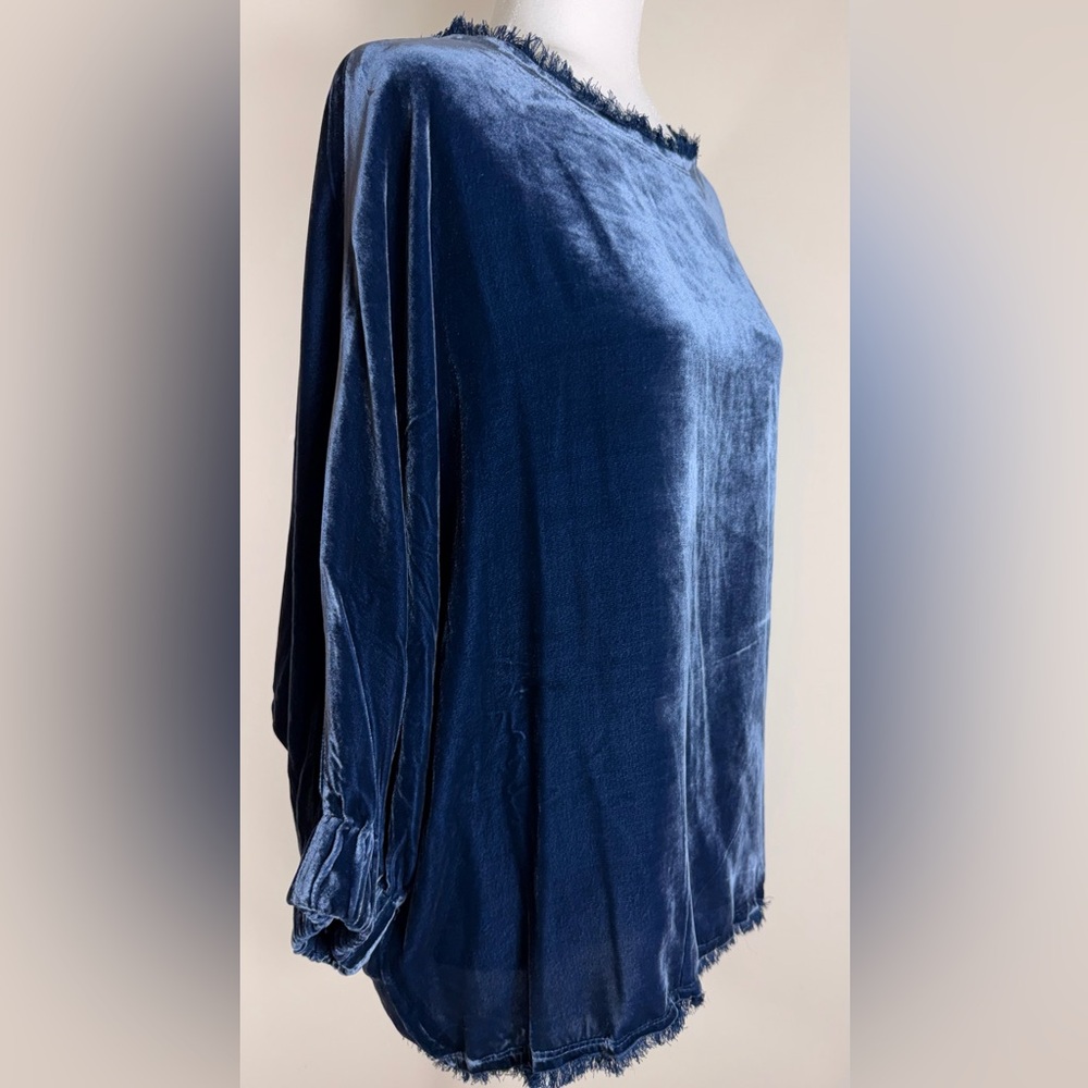 Sundance Deep Blue Velvet Blouse Dolman Sleeve Top, Size Medium, NWOT - Picture 4 of 13